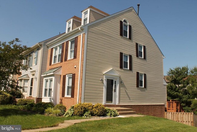 21176 Winding Brook Square in Ashburn, VA - Building Photo - Building Photo
