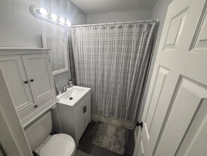 151 Manganese St in Henderson, NV - Foto de edificio - Building Photo