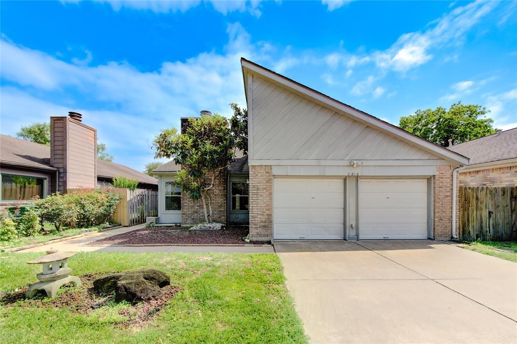 2818 Crest Park Dr in Houston, TX - Building Photo