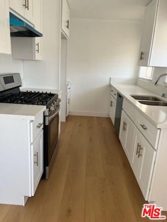 901 E Acacia Ave in Glendale, CA - Building Photo - Building Photo