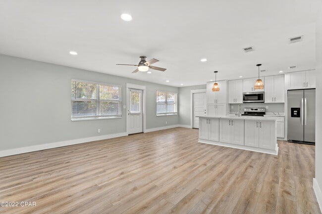 409 W Sonata Cir in Panama City Beach, FL - Building Photo - Building Photo