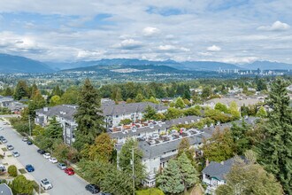 Oakwood in Burnaby, BC - Building Photo - Building Photo