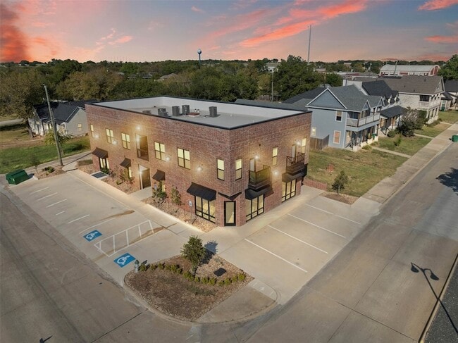 property at 201 E 5th St