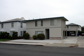 1108 Laguna Ave in Burlingame, CA - Building Photo - Building Photo