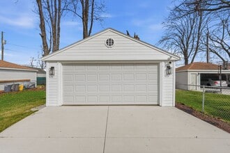 3202 N Connecticut Ave in Royal Oak, MI - Foto de edificio - Building Photo