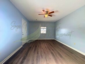 117 NE State Hwy E in Warrensburg, MO - Foto de edificio - Building Photo