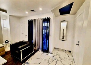 474 S Calle Encilia, Unit E in Palm Springs, CA - Foto de edificio - Building Photo