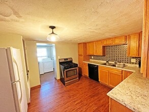 1102 W Brown St in Alpine, TX - Building Photo - Building Photo