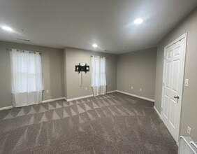 1914 Gardenia Ct in Odenton, MD - Foto de edificio - Building Photo