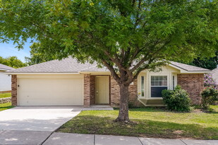 908 Chase Ln in Denton, TX - Building Photo