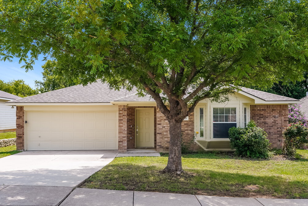 908 Chase Ln in Denton, TX - Building Photo