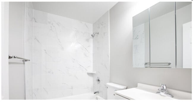 Maple Crest Apartments at Dix Hills in Deer Park, NY - Building Photo - Building Photo