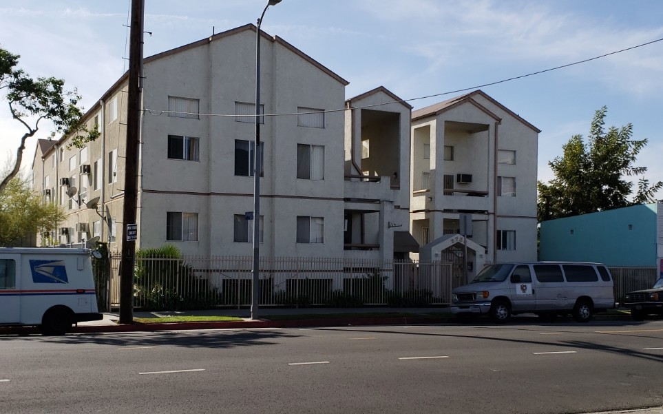 2730 W Temple St in Los Angeles, CA - Foto de edificio