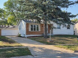 4408 70th St in Urbandale, IA - Building Photo