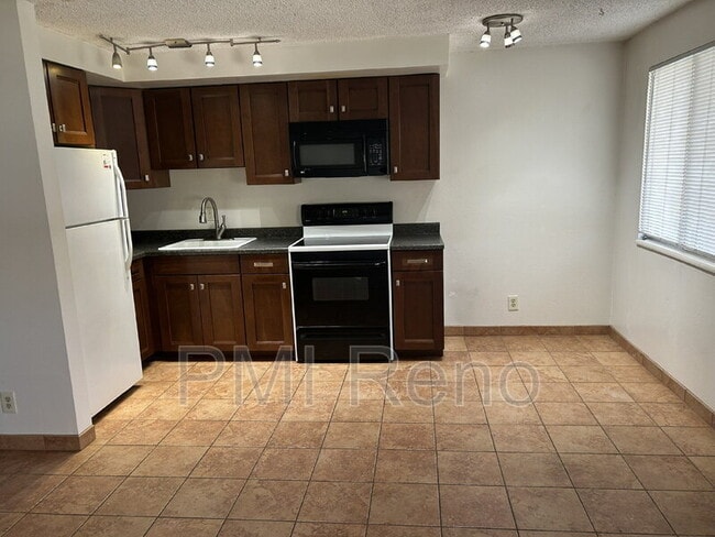 370 La Rue Ave in Reno, NV - Building Photo - Building Photo