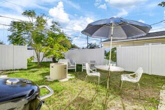 4226 5th Ave N, Unit D - Modern One Bed Oasis in St. Petersburg, FL - Building Photo - Building Photo