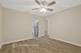 2577 Red Robin Dr E in Jacksonville, FL - Building Photo - Building Photo