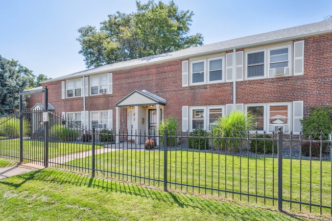 property at 2873 Jasmine St