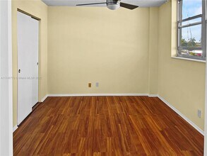 1777 SE 15th St, Unit 302 in Fort Lauderdale, FL - Building Photo - Building Photo