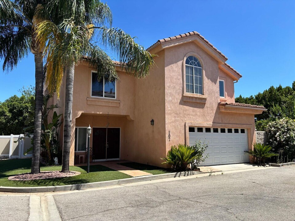 15810 Larkspur St in Los Angeles, CA - Building Photo