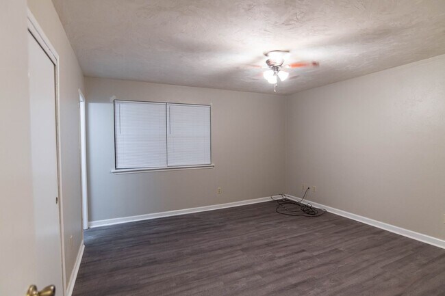 property at 2201 Hartsfield Rd