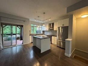 11305 240 St in Maple Ridge, BC - Building Photo - Building Photo