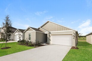 2718 Pennachio Dr in Lake Wales, FL - Building Photo