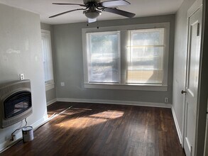 1009 E Sherman Dr in Denton, TX - Building Photo - Building Photo