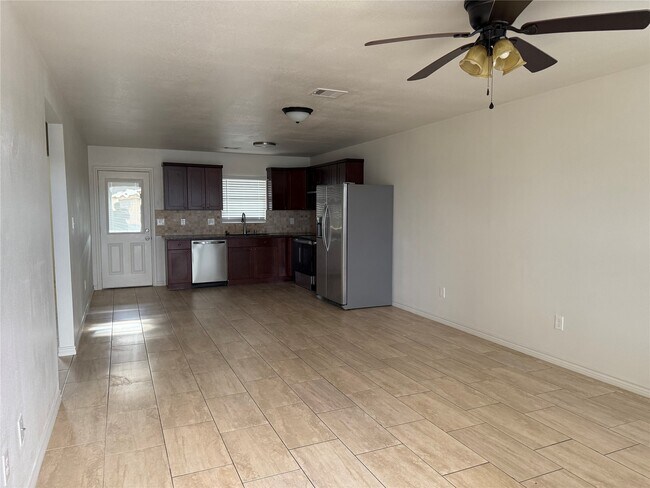 2724 Avenue D in San Leon, TX - Building Photo - Building Photo