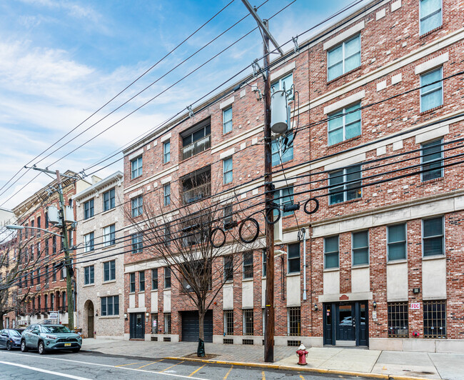 77 Jefferson St in Hoboken, NJ - Building Photo - Building Photo