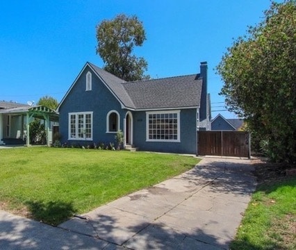 property at 5428 S Victoria Ave