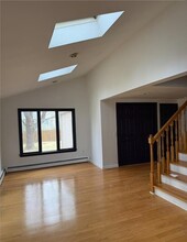 22 Mayfield Rd in Barrington, RI - Building Photo - Building Photo