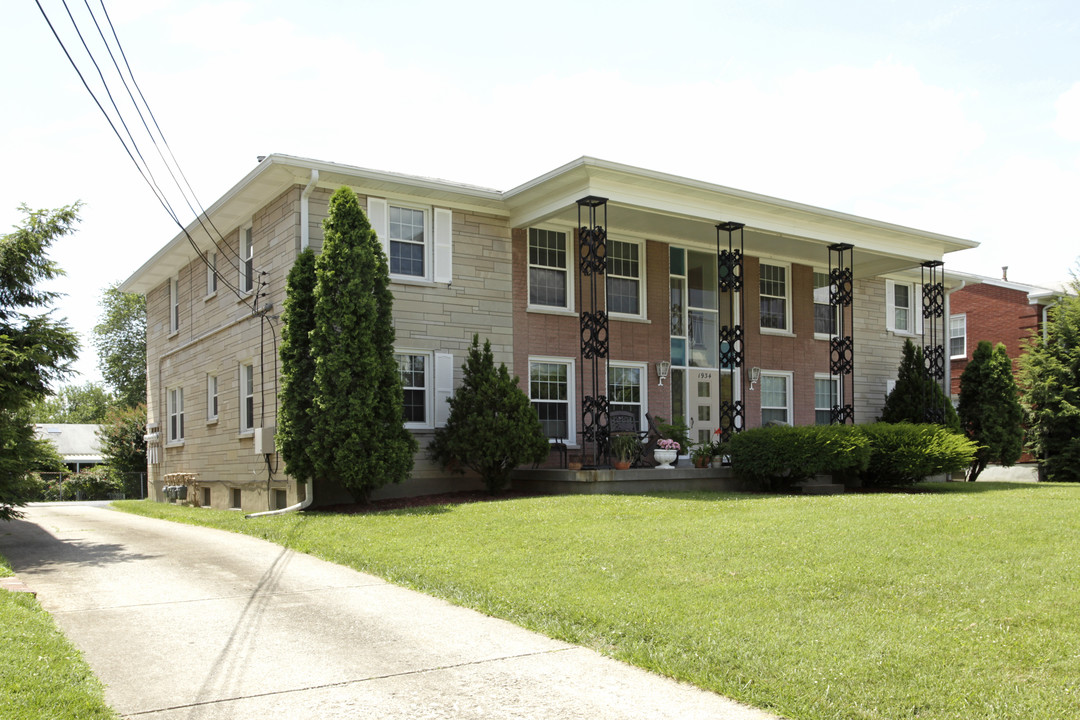 1934 Gardiner Ln in Louisville, KY - Foto de edificio