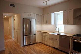 437 Warburton Ave in Hastings On Hudson, NY - Building Photo - Building Photo