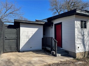 2106 Walnut Ave in Austin, TX - Foto de edificio - Building Photo