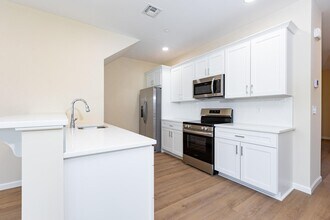 843 Lake Blvd in Lindenhurst, NY - Building Photo - Building Photo