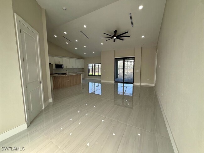 607 NW 8th Terrace in Cape Coral, FL - Building Photo - Building Photo