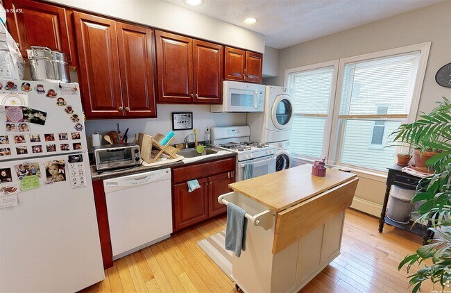 33 Portsmouth St, Unit 3R