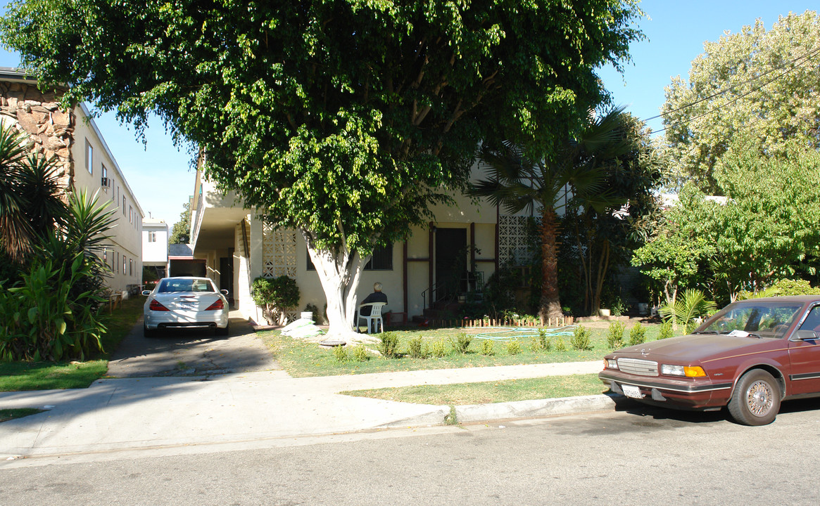 1001 E Acacia Ave in Glendale, CA - Building Photo