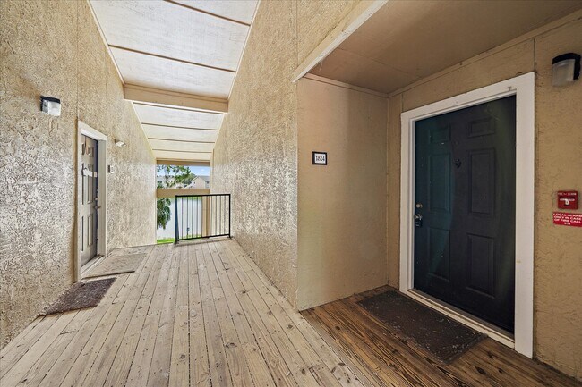 4029 Crockers Lake Blvd in Sarasota, FL - Building Photo - Building Photo