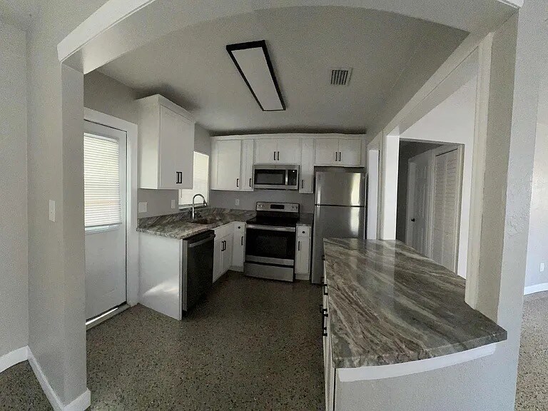 4207 W North B St in Tampa, FL - Building Photo