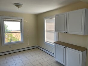 279 Admiral St, Unit Admiral St in Providence, RI - Building Photo - Building Photo