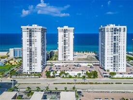 2201 S Ocean Dr in Hollywood, FL - Building Photo