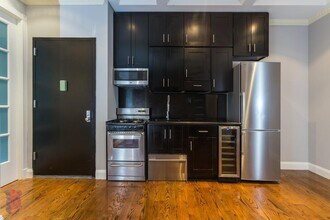 9 W 103rd St in New York, NY - Building Photo - Building Photo