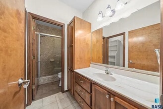 7408 W 58th St in Sioux Falls, SD - Building Photo - Building Photo