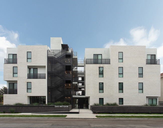 Matteson in Los Angeles, CA - Building Photo - Building Photo