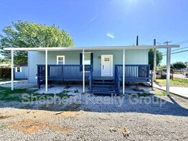 15914 Dauchy Ave in Riverside, CA - Building Photo