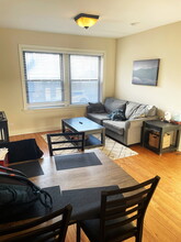 3437 N Lakewood Ave, Unit 1 in Chicago, IL - Foto de edificio - Building Photo