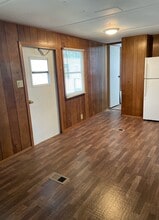 2006 E Prospect Rd, Unit 7R in Ashtabula, OH - Foto de edificio - Building Photo