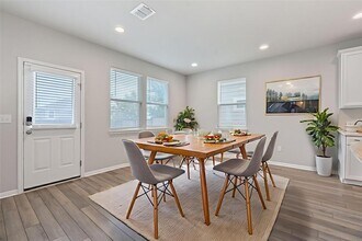 1213 Devon Stetson Pl in Austin, TX - Foto de edificio - Building Photo